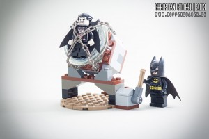Lego Batman fesselt Vampir auf Suchscheinwerfer - Artikelbild
