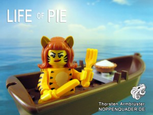 lego noppenquader pie tiger minifig minifigs torte life of pi boot wasser meer food sea moc movie